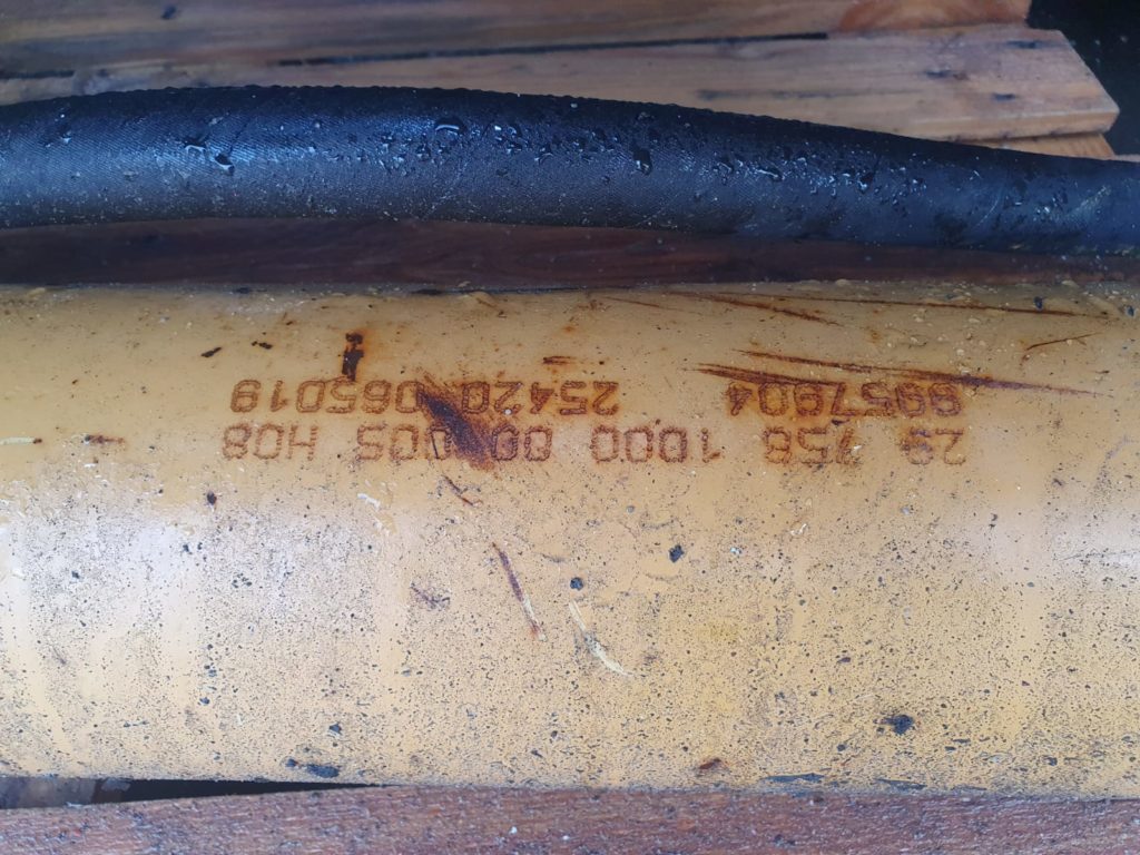 Löffelzylinder aus Liebherr R 914C – Bild 4