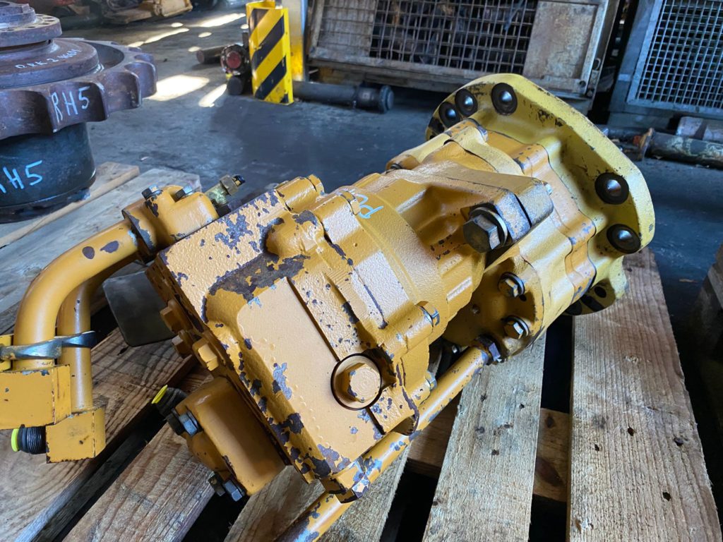 Drehwerksgetriebe aus Komatsu PC 150 – Bild 6