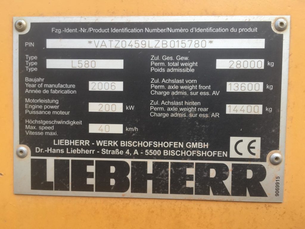 Liebherr L580, Radlader mit Achsschaden – Bild 3