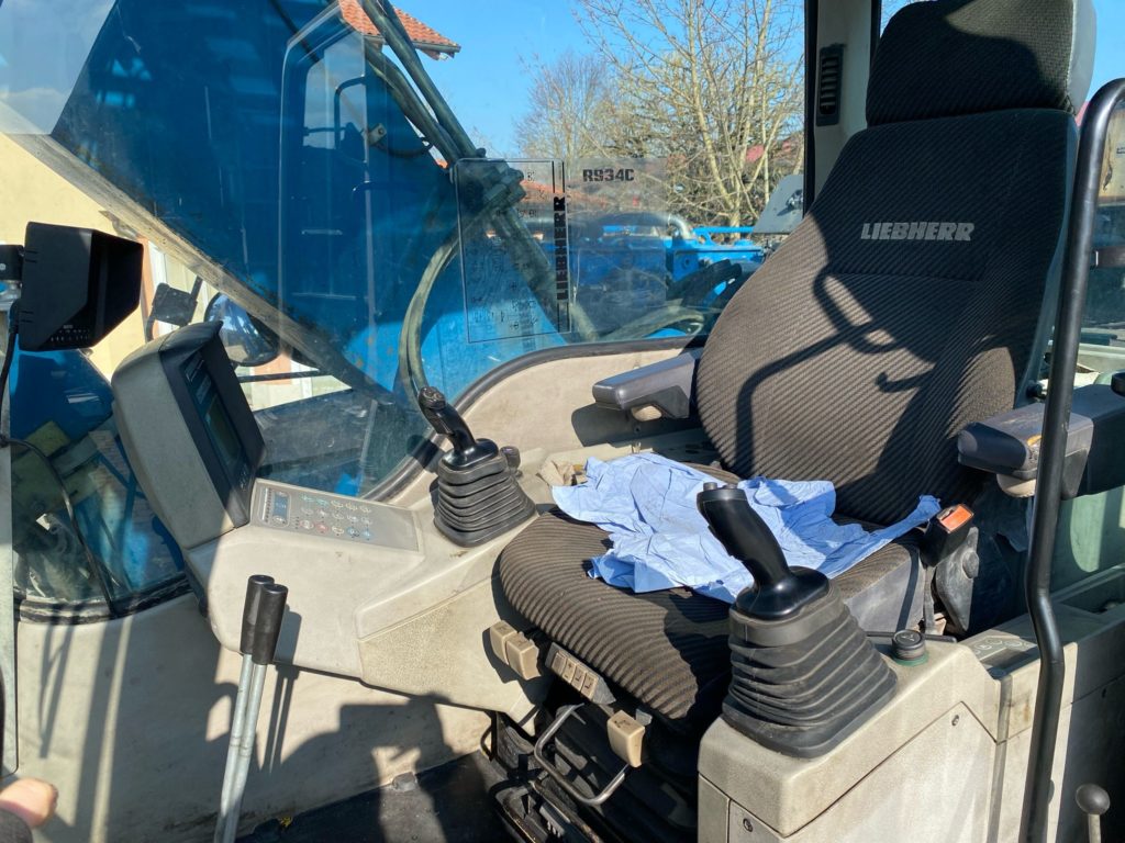 Liebherr R 934 C LIT, Kettenbagger – Bild 11