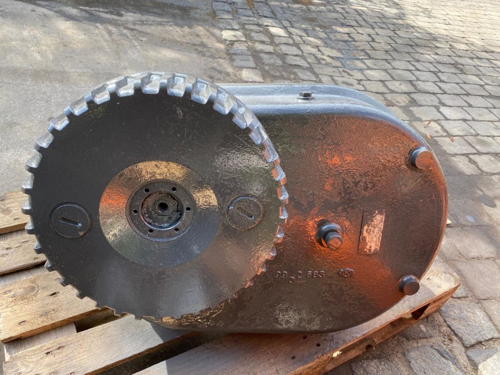 Endantrieb aus Hanomag Kettenbagger – Bild 8