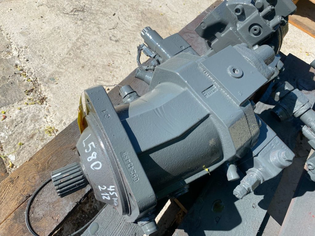 Hydraulikpumpen aus Liebherr L580 – Bild 7