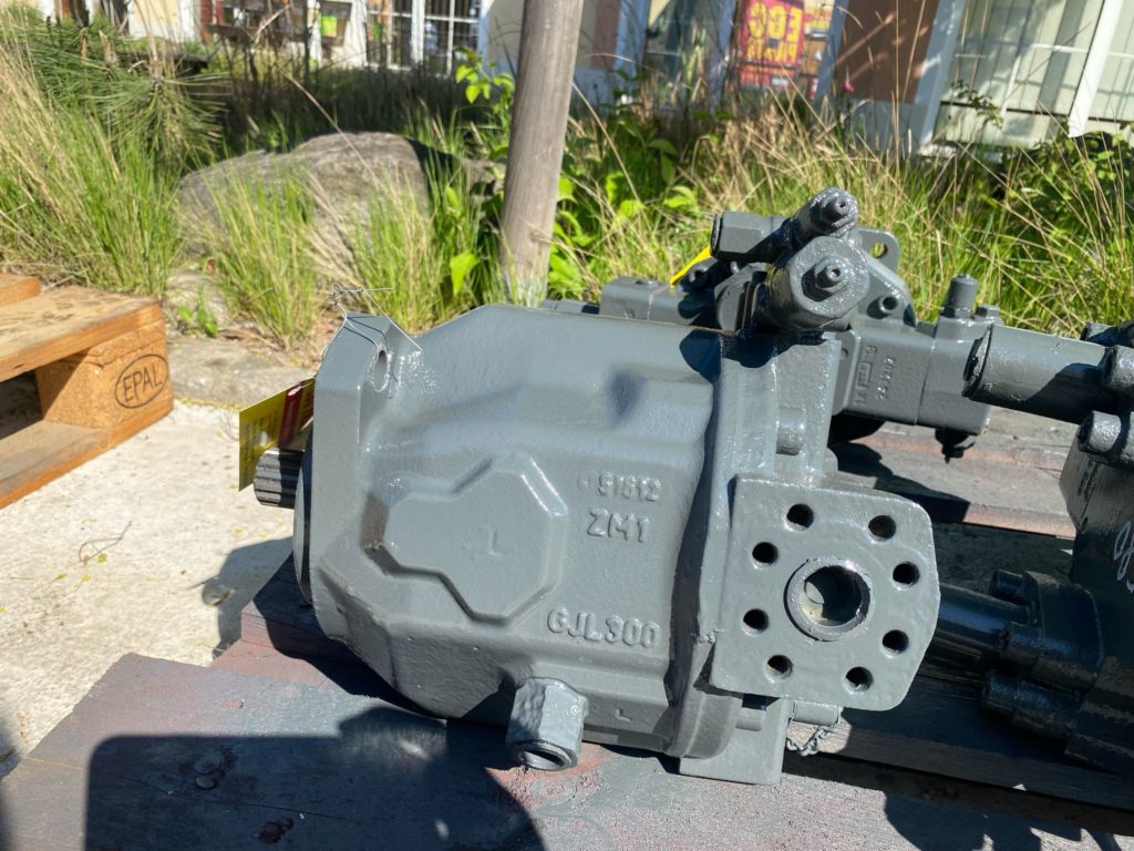 Hydraulikpumpen aus Liebherr L580 – Bild 2
