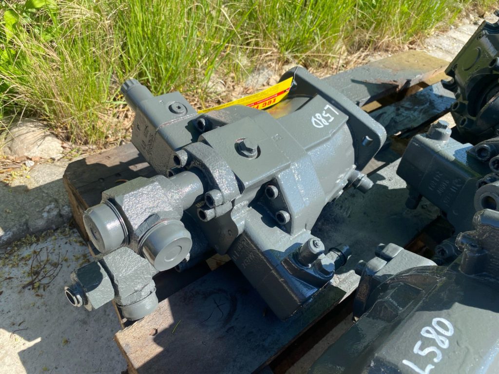 Hydraulikpumpen aus Liebherr L580 – Bild 4
