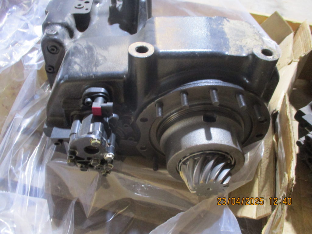 Fahrgetriebe ZF 2HL 250 , für CAT 313 – Bild 2