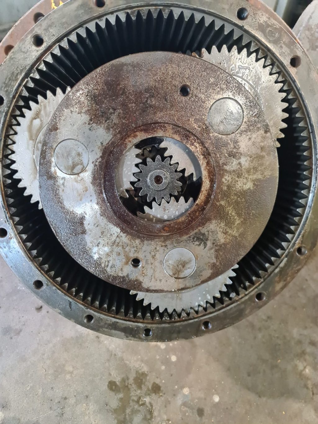 Endantrieb aus Komatsu D51PX – Bild 2