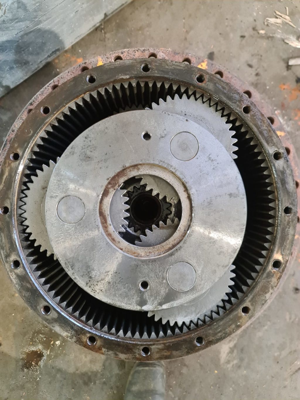 Endantrieb aus Komatsu D51PX – Bild 3