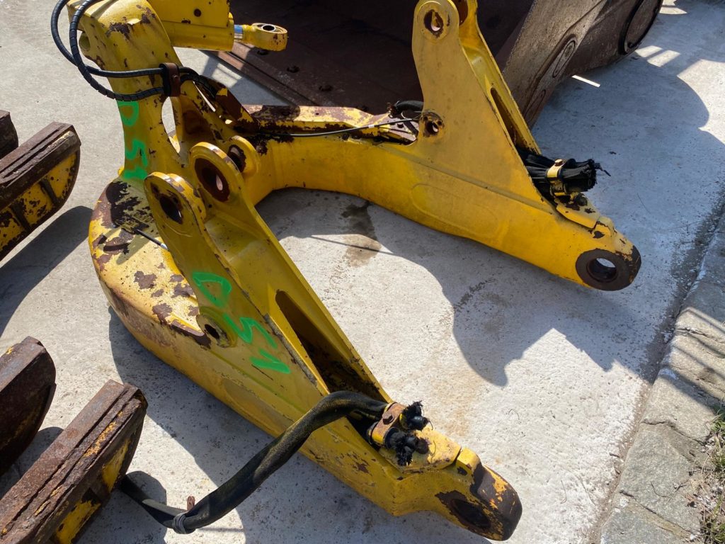 Schwenkbock  aus  Komatsu D51 PX – Bild 5