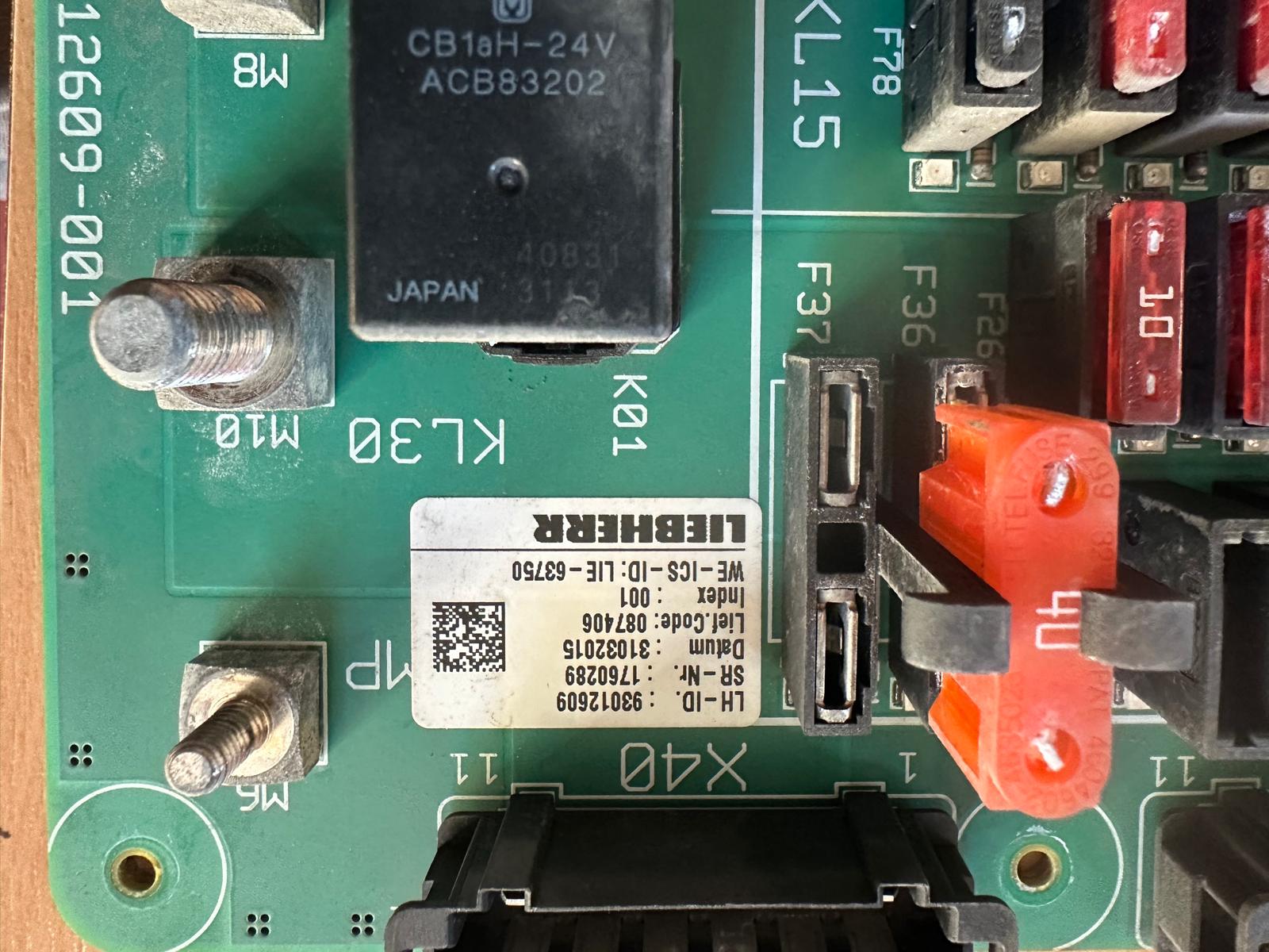 Platine 93012609 aus Liebherr L580 – Bild 2