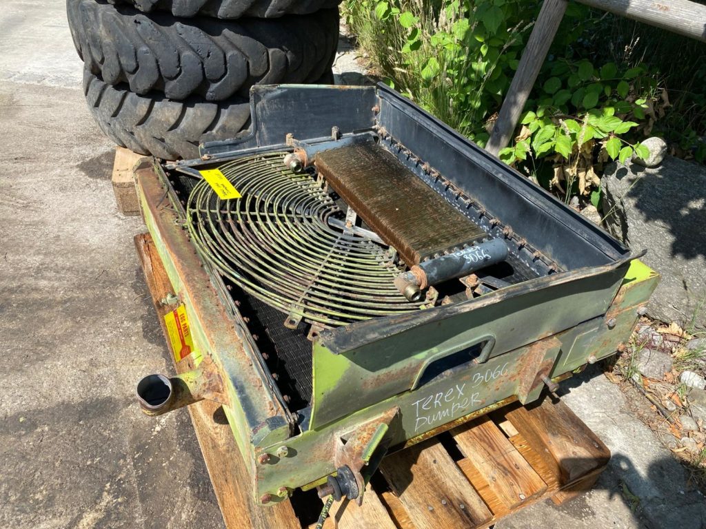 Kühler aus Terex 3066, Dumper