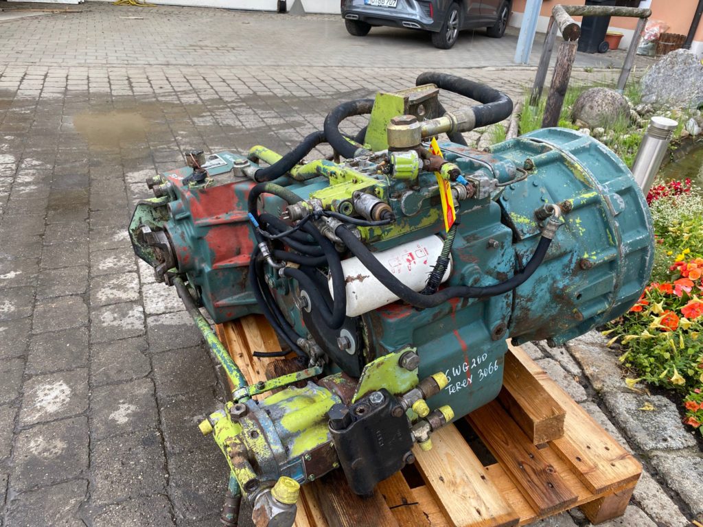 Lastschaltgetriebe  ZF 4WG 200, aus Terex 3066, Dumper – Bild 8