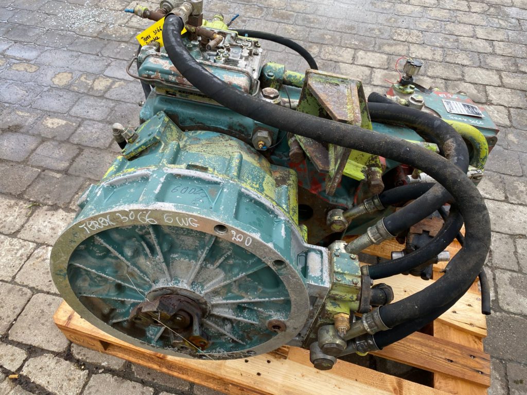 Lastschaltgetriebe  ZF 4WG 200, aus Terex 3066, Dumper – Bild 7