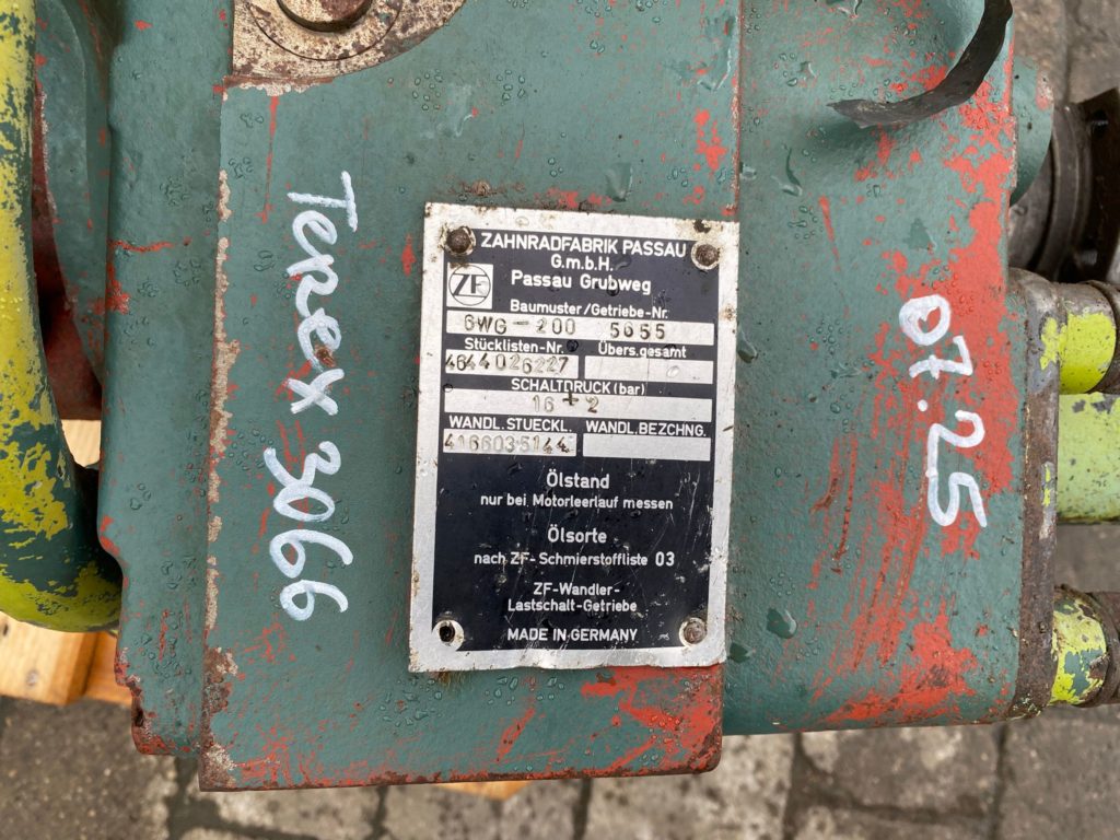 Lastschaltgetriebe  ZF 4WG 200, aus Terex 3066, Dumper – Bild 5