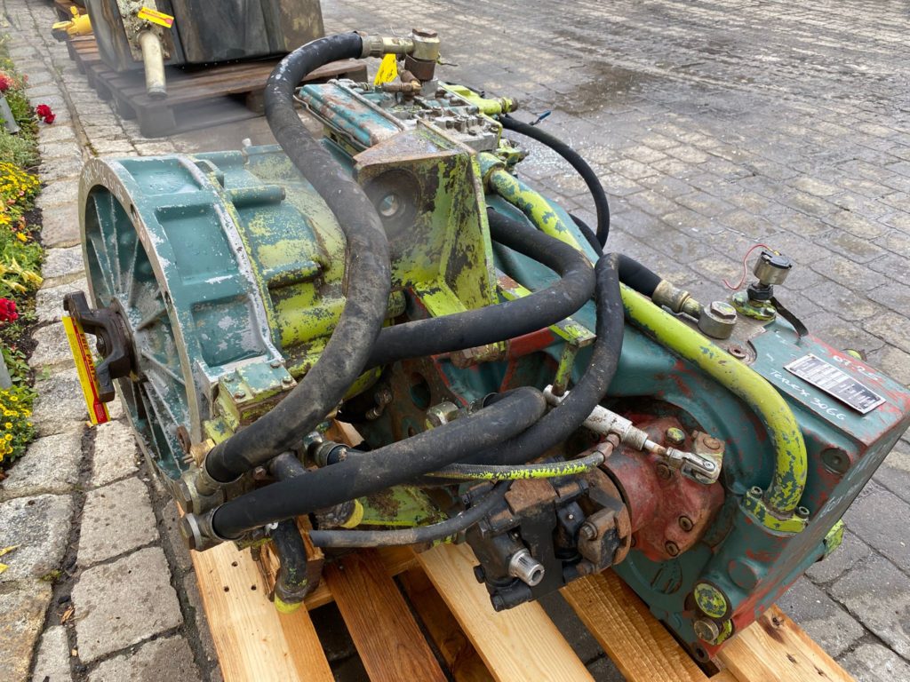 Lastschaltgetriebe  ZF 4WG 200, aus Terex 3066, Dumper – Bild 4