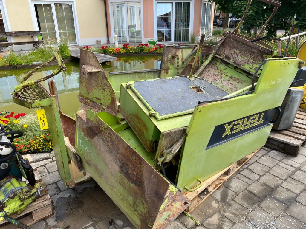 Karosserieteile  aus Terex 3066 , Dumper