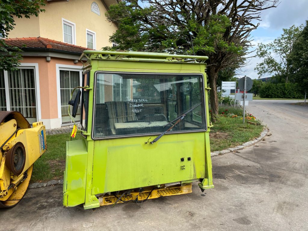 Kabine  aus  Terex 3066, Dumper