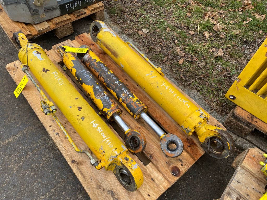 Hydraulikzylinder  aus Furukawa 320E