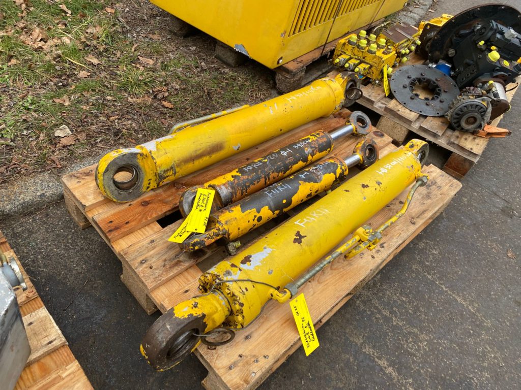 Hydraulikzylinder  aus Furukawa 320E – Bild 3