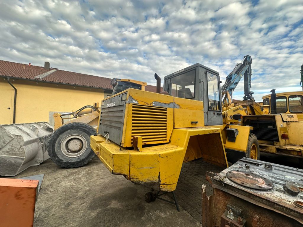 Karosserieteile aus Furukawa 320E – Bild 9