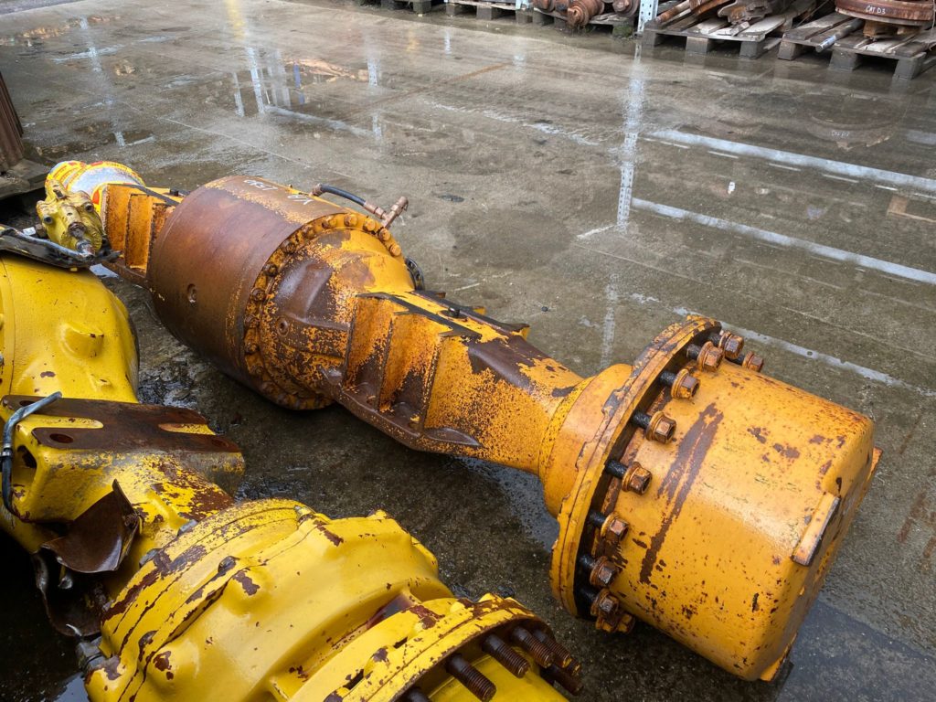 Vorderachse  aus Liebherr L 580 – Bild 2