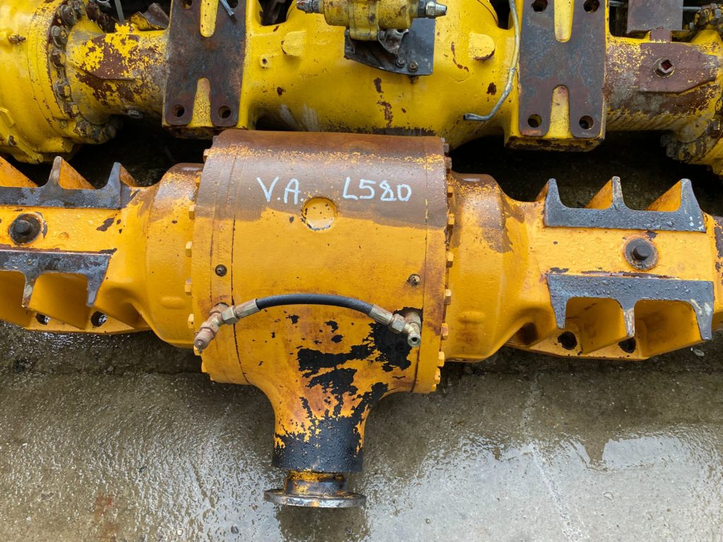 Vorderachse  aus Liebherr L 580 – Bild 4