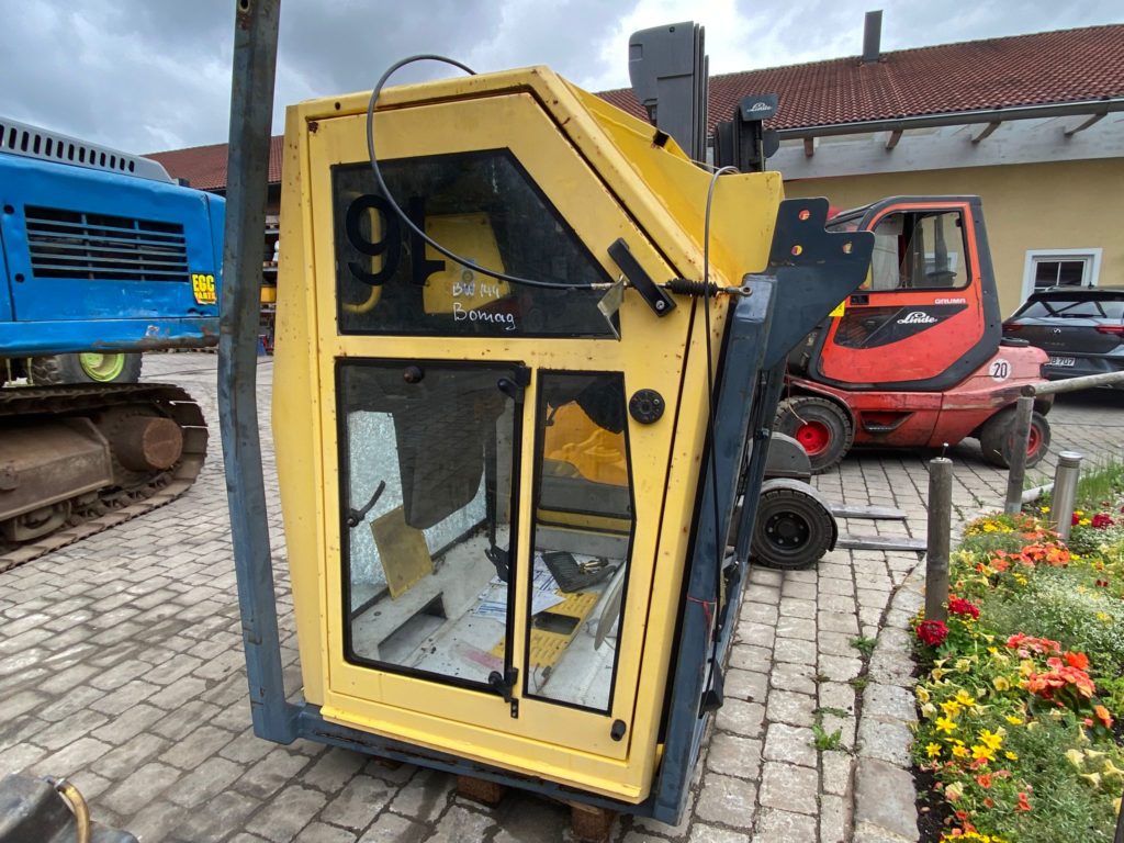 Kabine aus Walze Bomag BW 144 – Bild 2