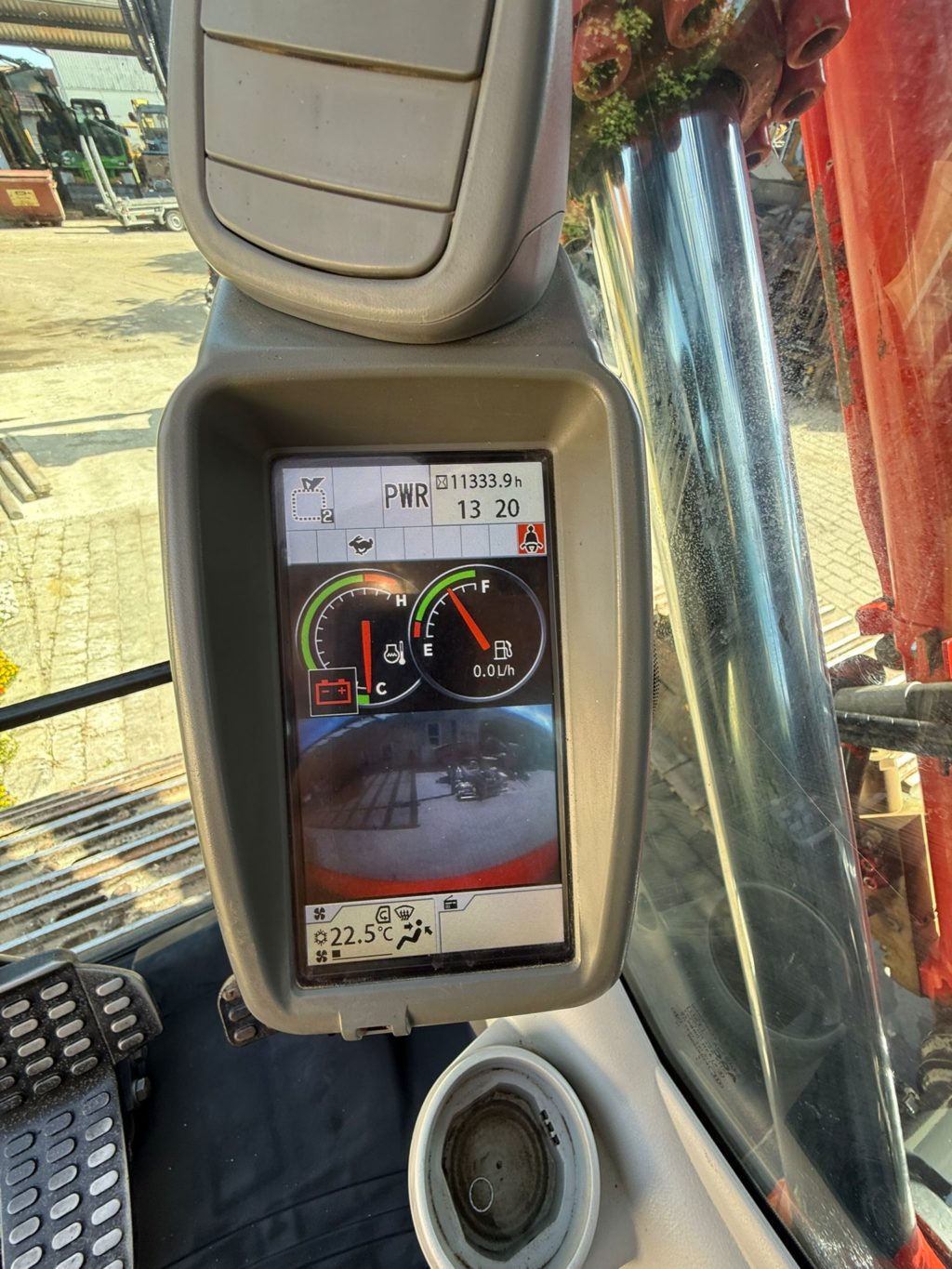Hitachi KLS 350-5, Kettenbagger – Bild 2
