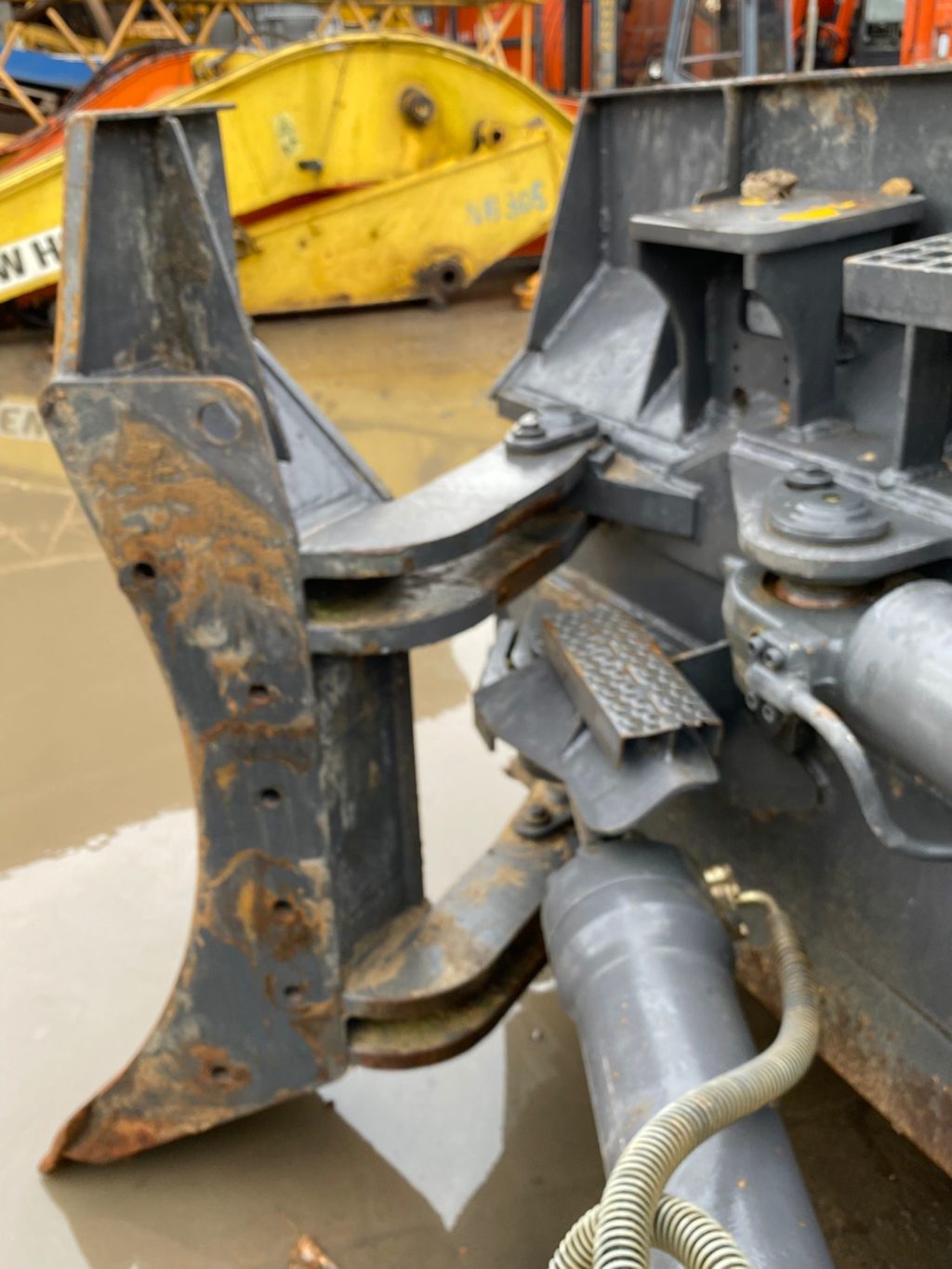 Schild aus Liebherr PR724 LGP – Bild 2