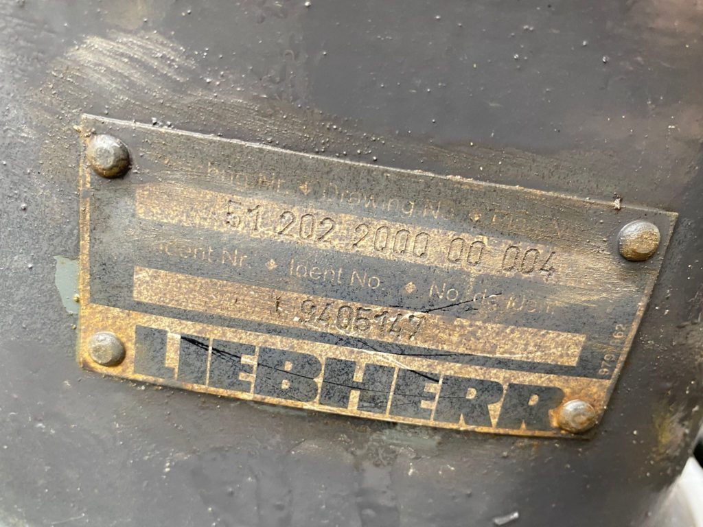 Schild aus Liebherr PR724 LGP – Bild 3