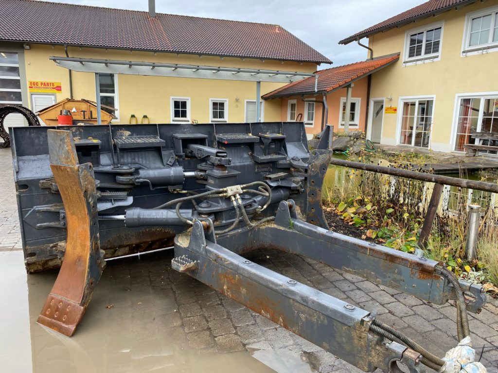 Schild aus Liebherr PR724 LGP