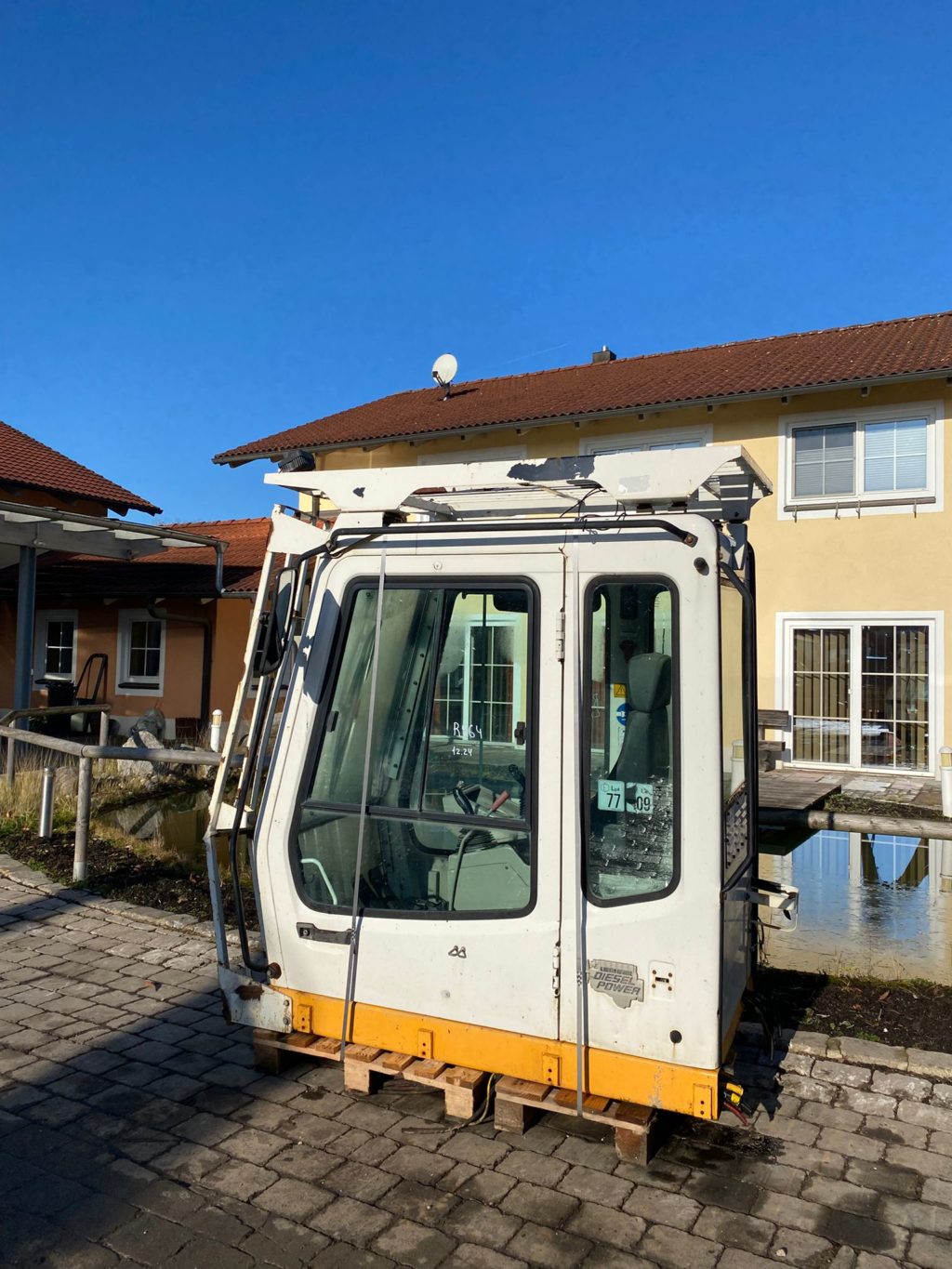 Kabine aus Liebherr R964 B – Bild 2