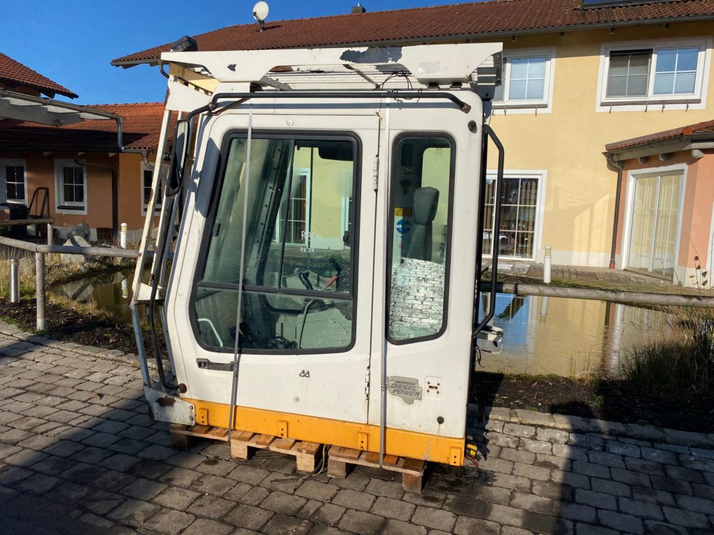 Kabine aus Liebherr R964 B – Bild 5