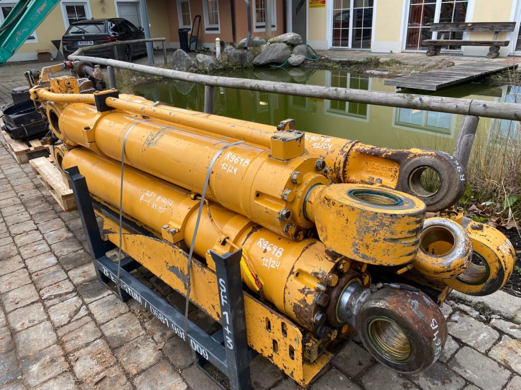 Hydraulikzylinder aus Liebherr R964B