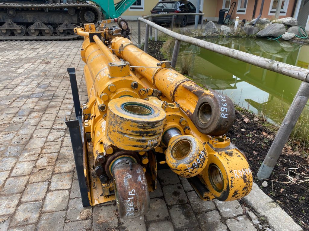 Hydraulikzylinder aus Liebherr R964B – Bild 8