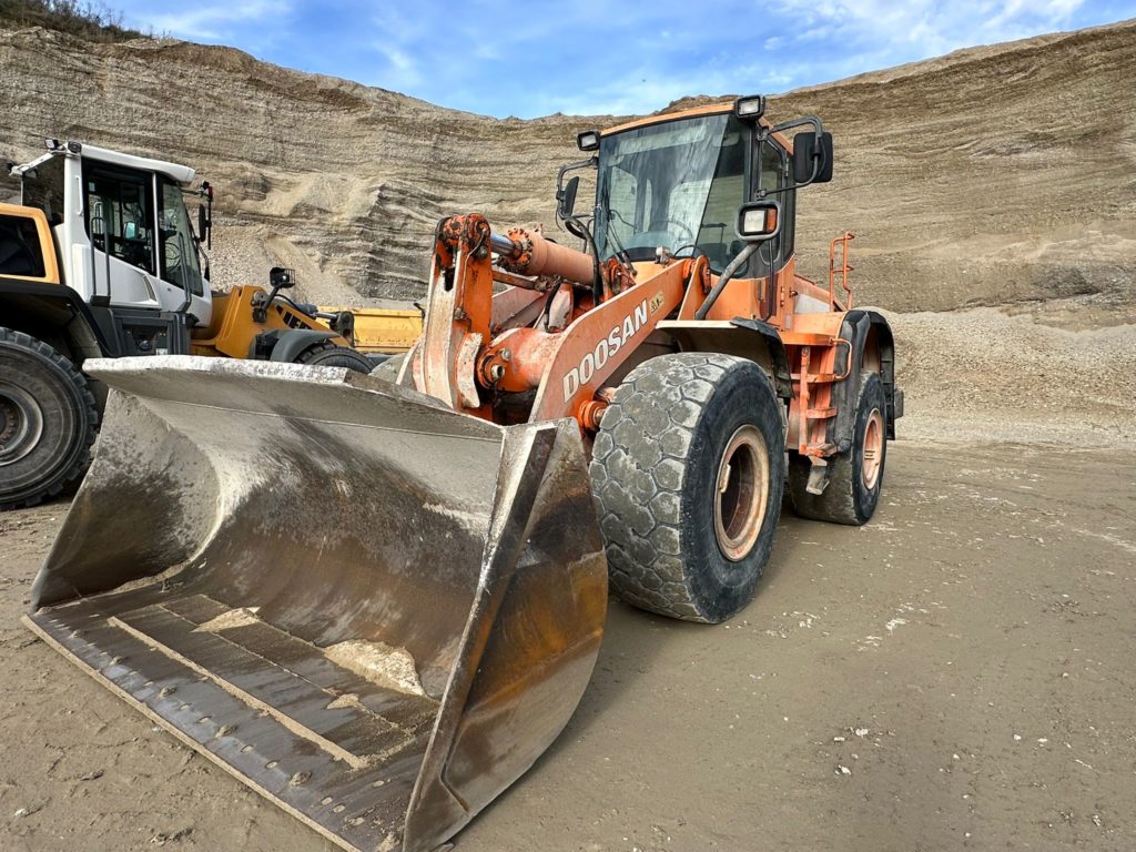 Doosan DL 300, Radlader – Bild 4