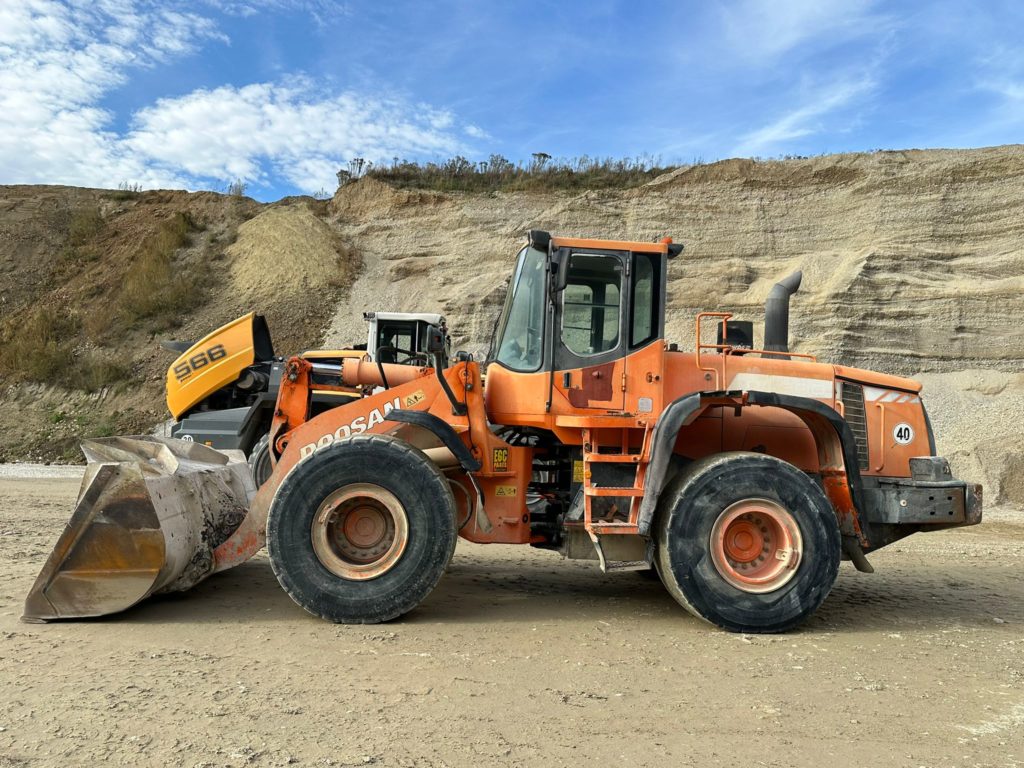 Doosan DL 300, Radlader