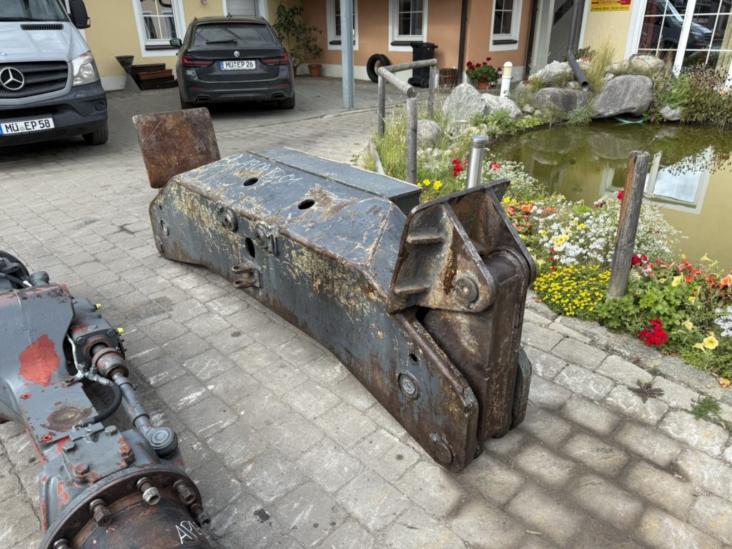 Pratzenabstützung aus Liebherr A904LIT – Bild 4