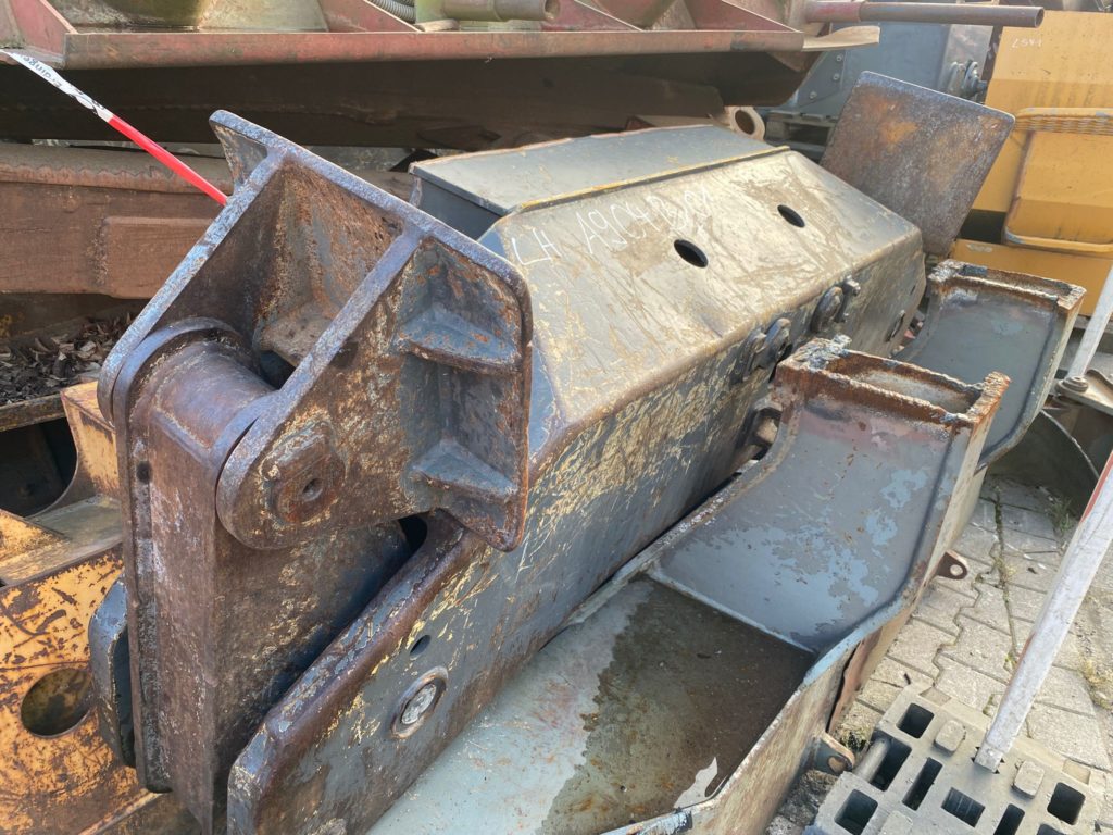 Pratzenabstützung aus Liebherr A904LIT – Bild 2