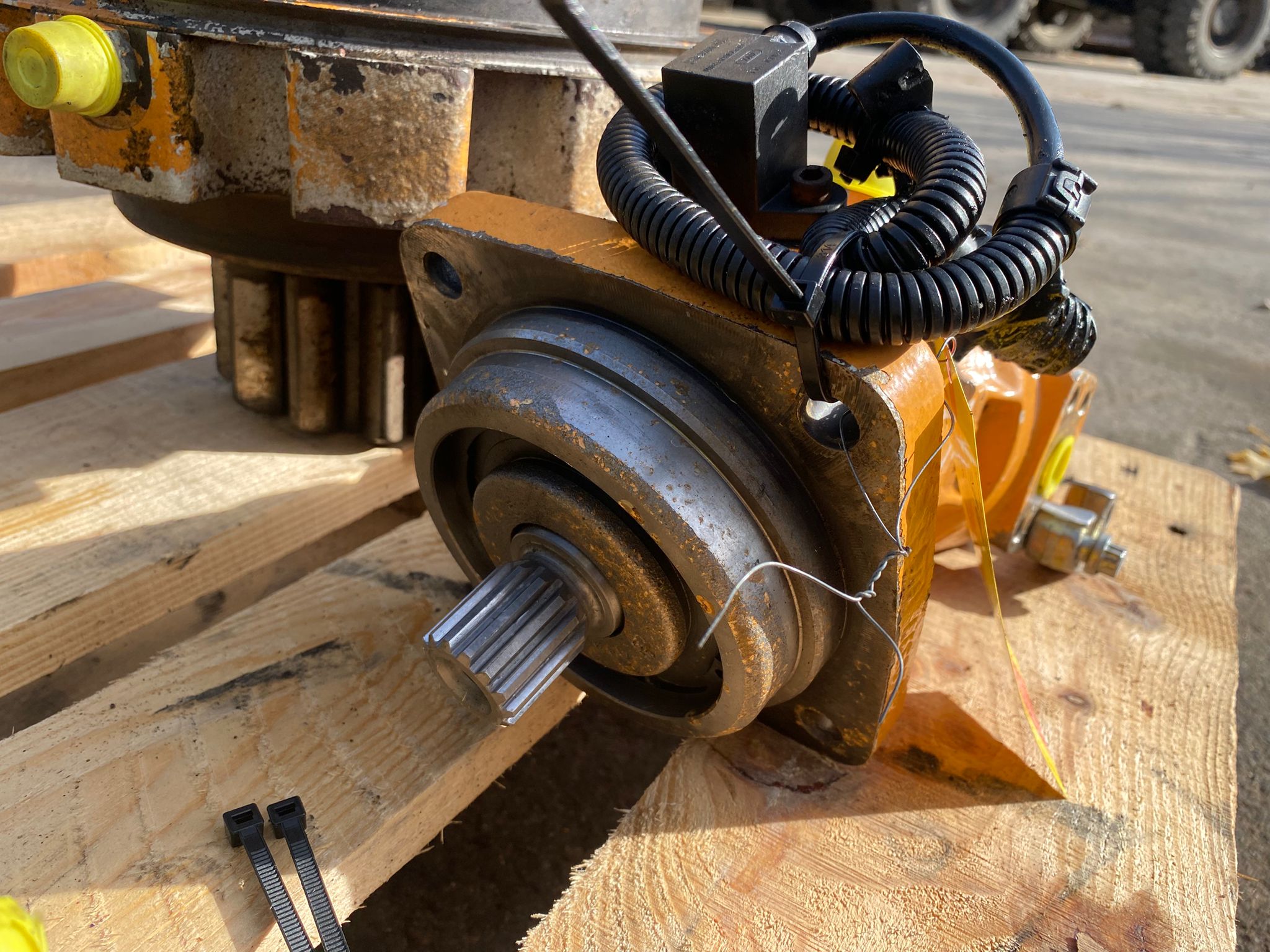 Drehwerksgetriebe aus Case WX 165 – Bild 8