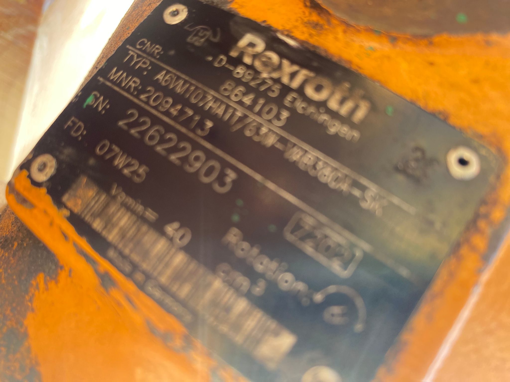 Fahrmotor Rexroth A6VM 107 aus Case WX165 – Bild 5