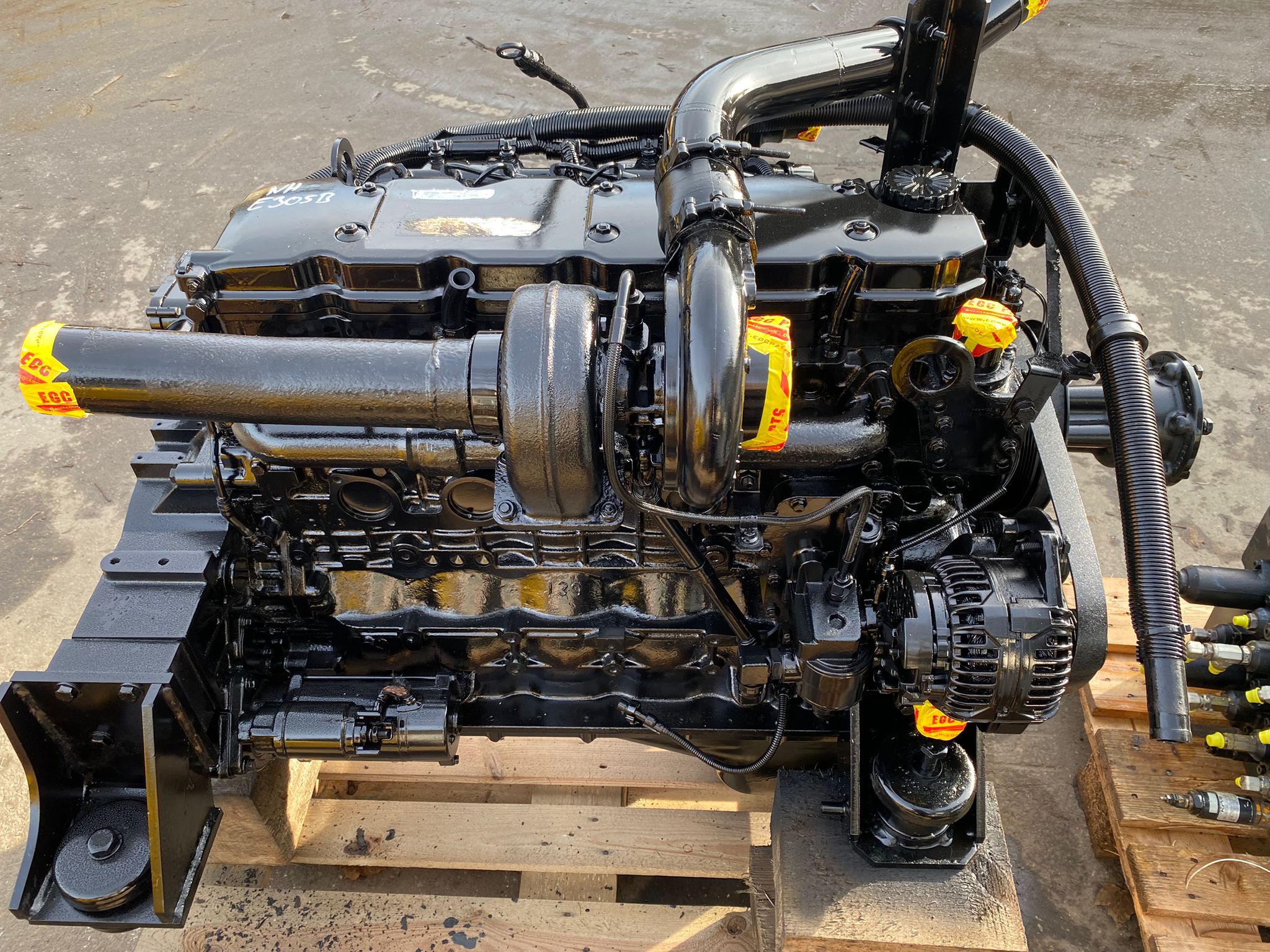 CNH F4HE9684H, Dieselmotor aus New Holland E 305 Bj 2008 – Bild 4