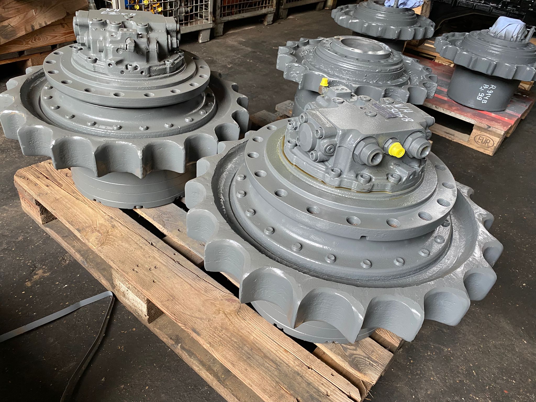 Endantrieb aus New Holland E305 – Bild 6