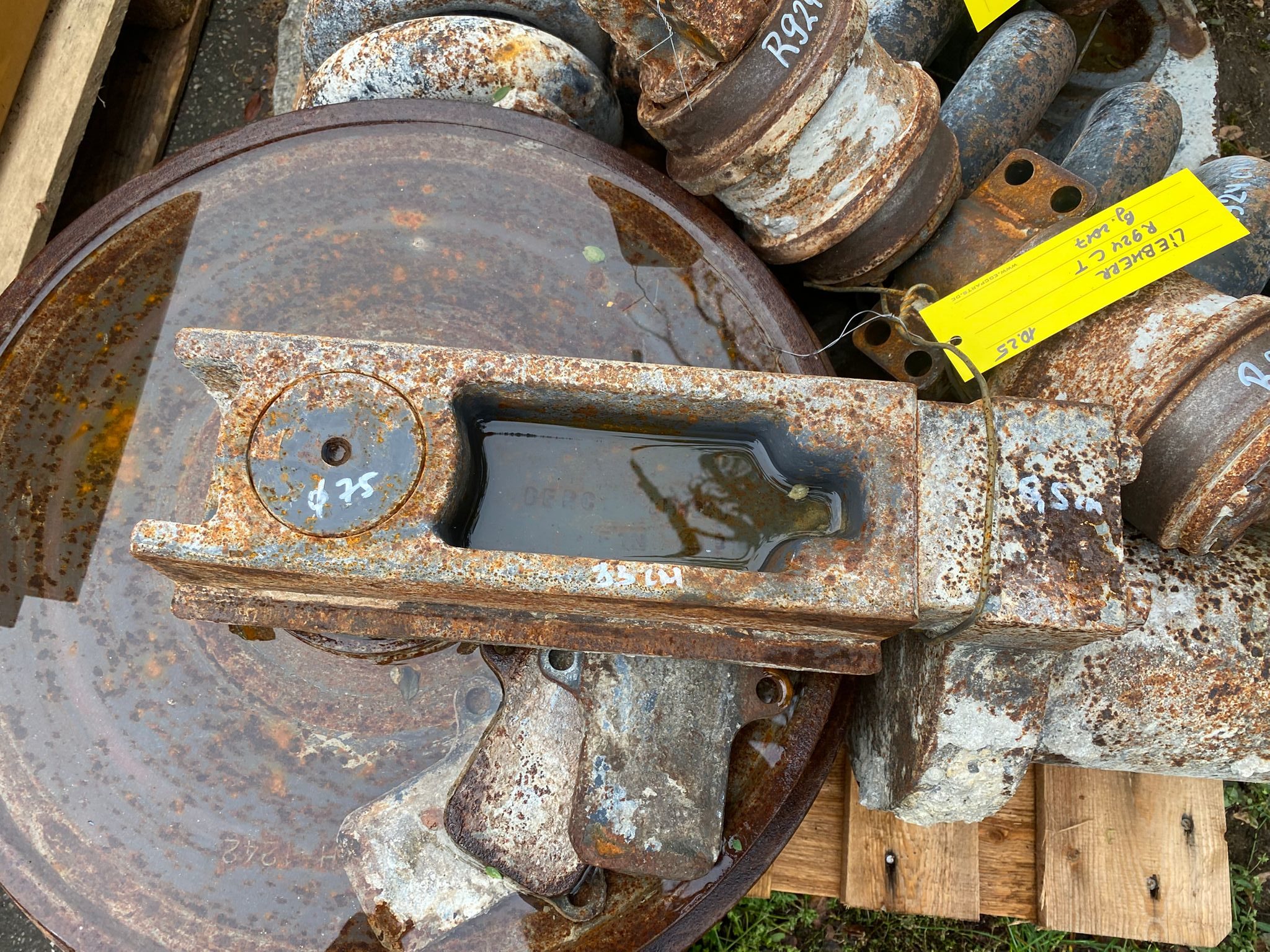 Leitrad, Feder, Tragrollen aus Liebherr R924 CT – Bild 2