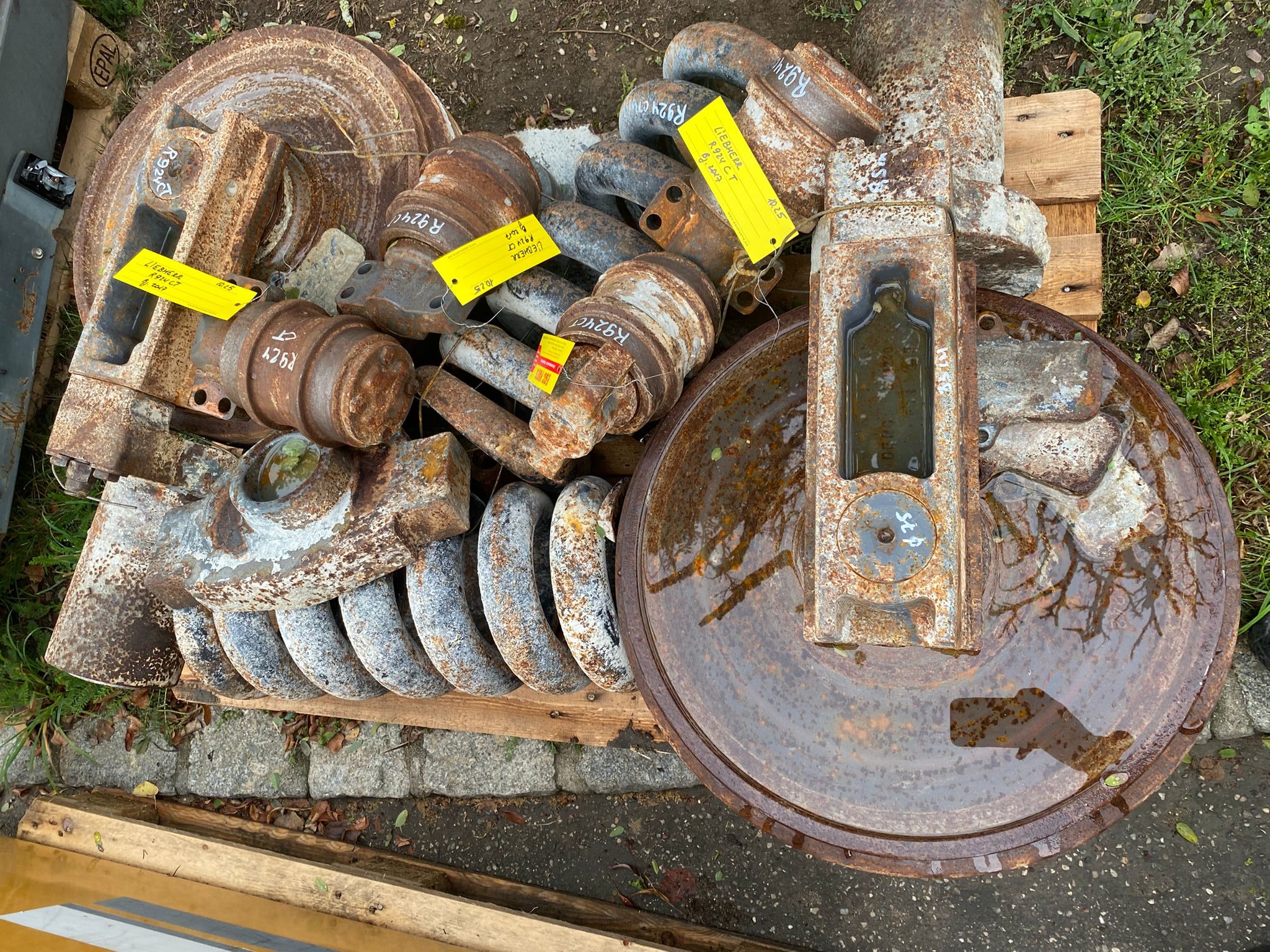 Leitrad, Feder, Tragrollen aus Liebherr R924 CT