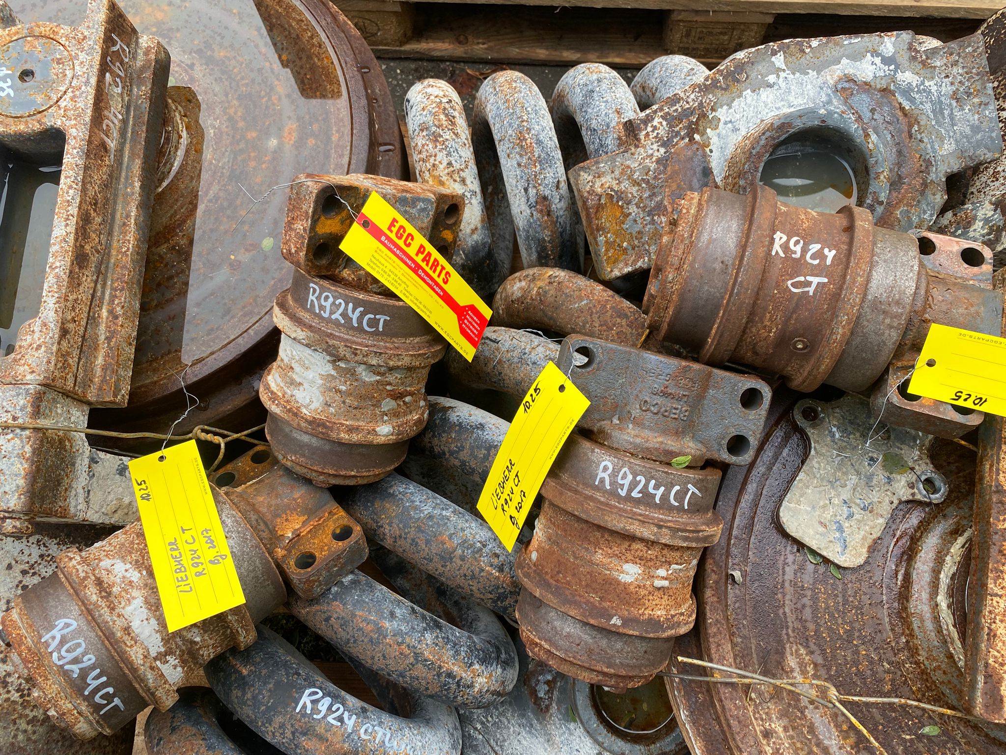 Leitrad, Feder, Tragrollen aus Liebherr R924 CT – Bild 3