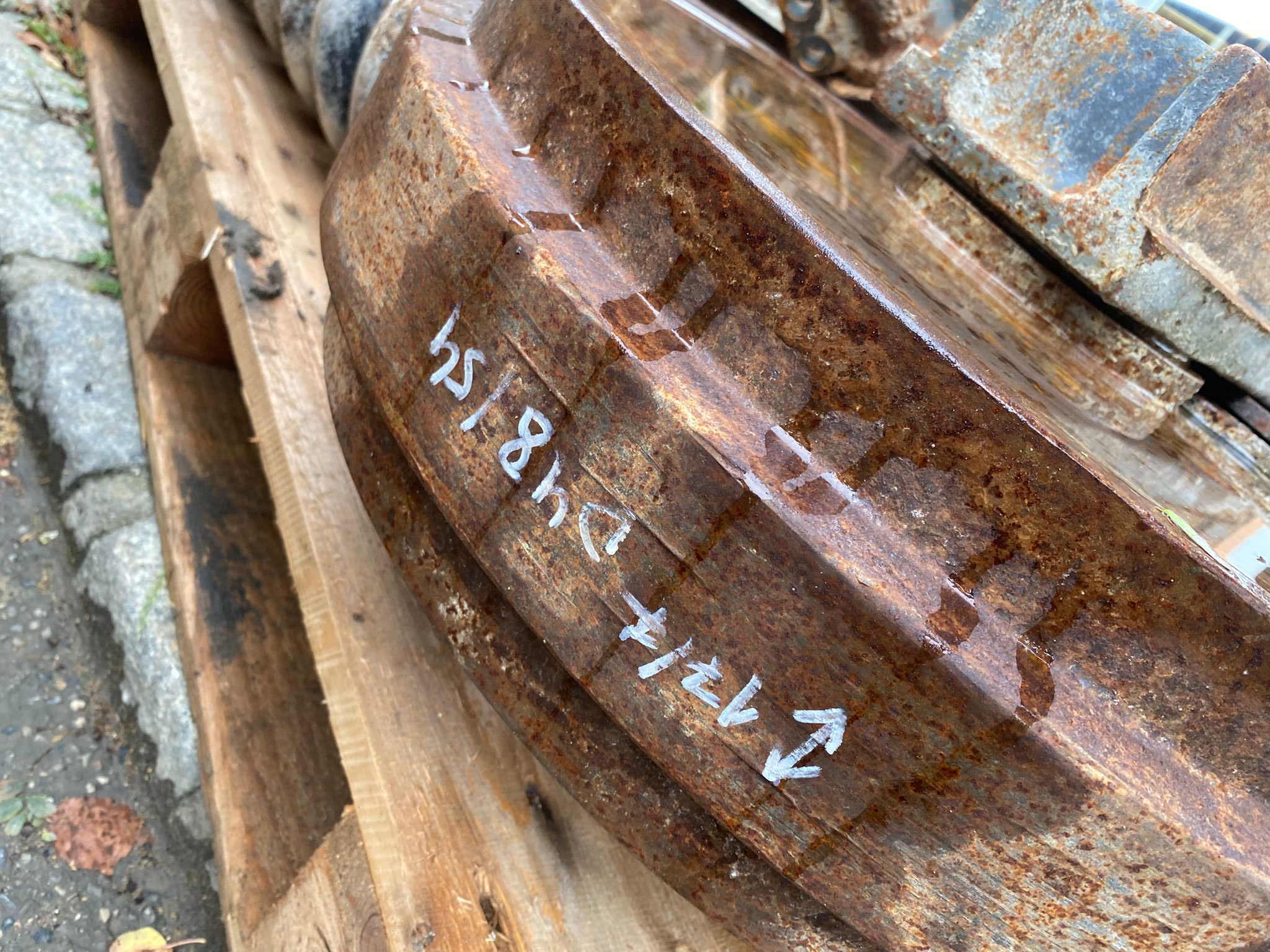 Leitrad, Feder, Tragrollen aus Liebherr R924 CT – Bild 4