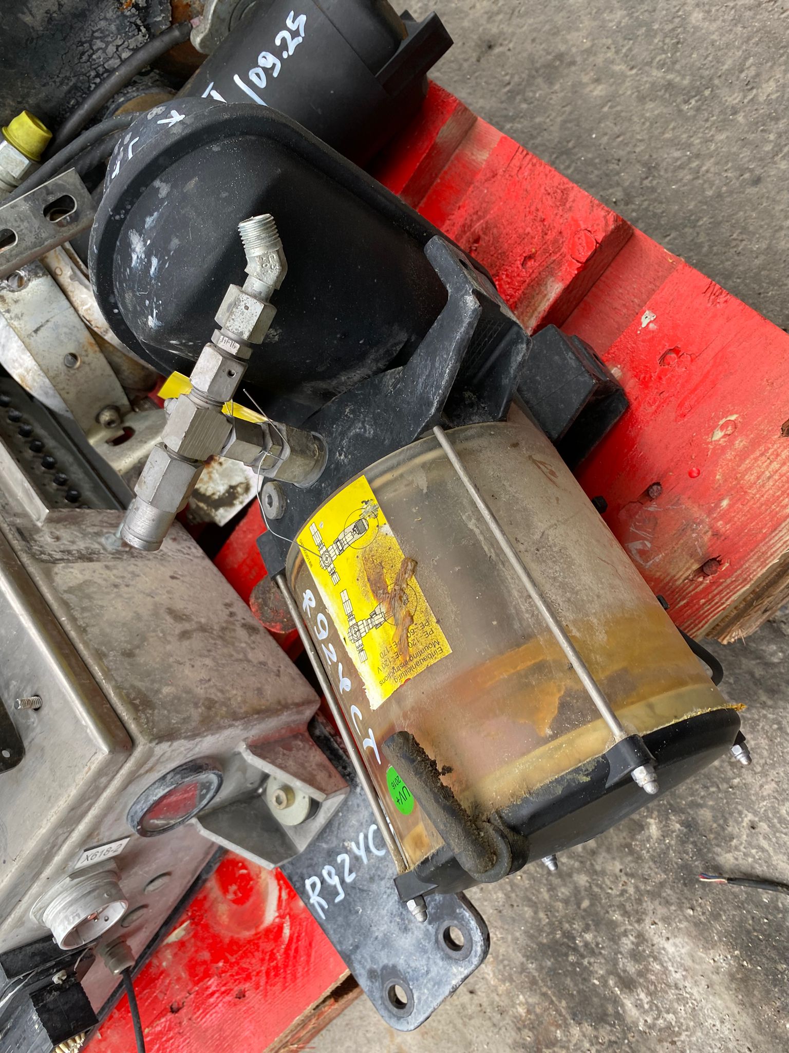 Schmieranlage aus Liebherr R 924CT