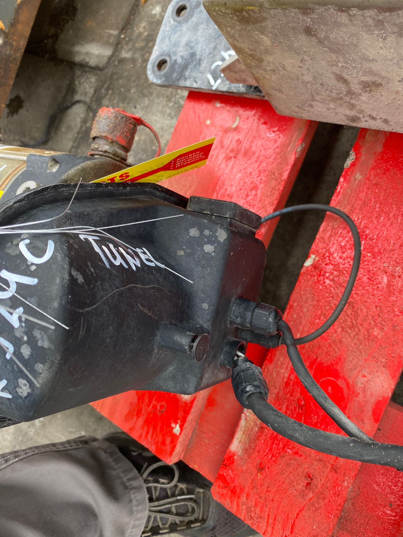 Schmieranlage aus Liebherr R 924CT – Bild 4