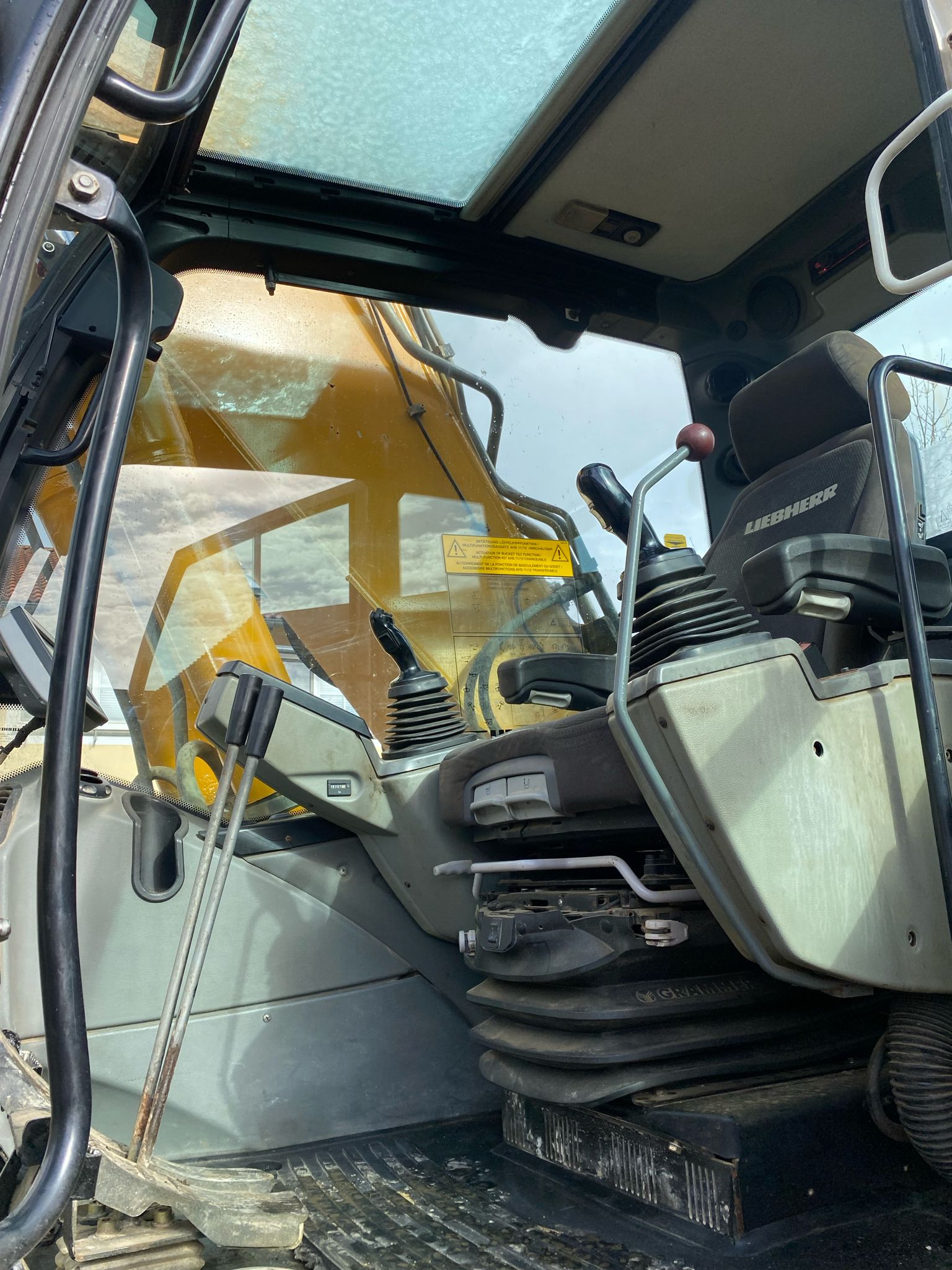 Kettenbagger Liebherr R 926 LC, Monoblock – Bild 10