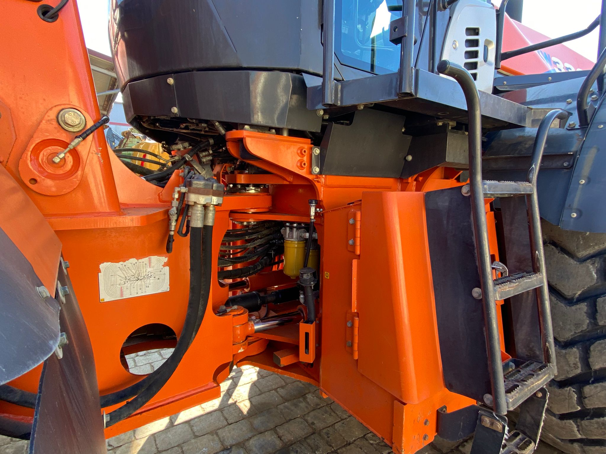 Hitachi ZW 330-6, Radlader – Bild 7